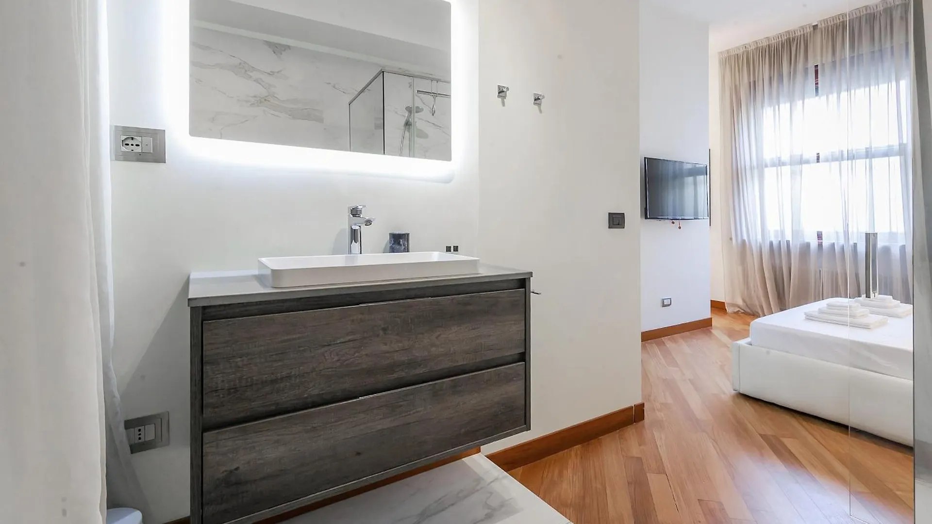San Babila Luxury Suite - In The Heart Of Fashion Disctrict Milano 0*,  Italien