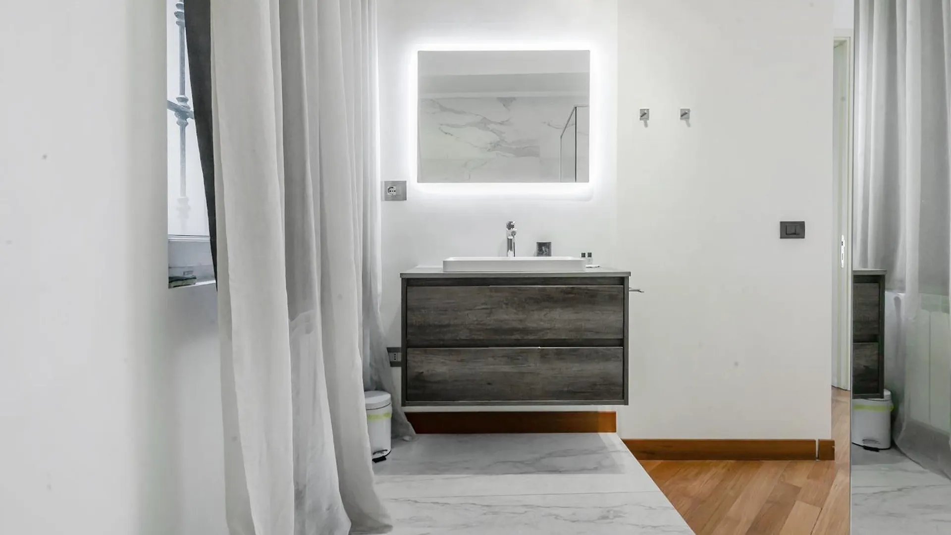Lägenhet San Babila Luxury Suite - In The Heart Of Fashion Disctrict Milano