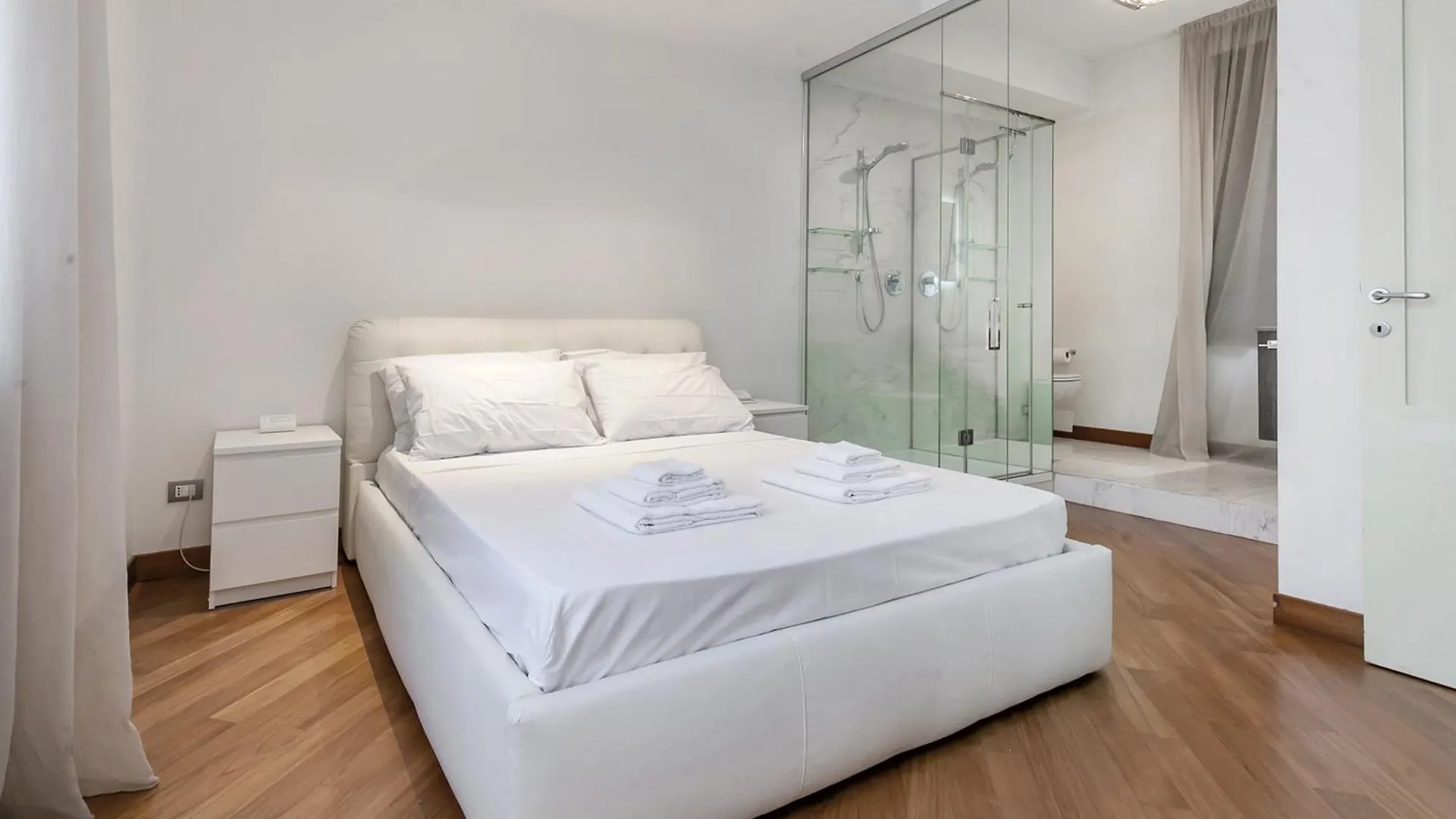 San Babila Luxury Suite - In The Heart Of Fashion Disctrict Milano 0*,  Italien