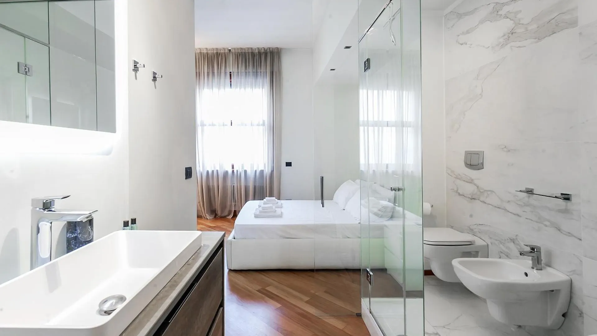 San Babila Luxury Suite - In The Heart Of Fashion Disctrict Milano 0*,  Italien