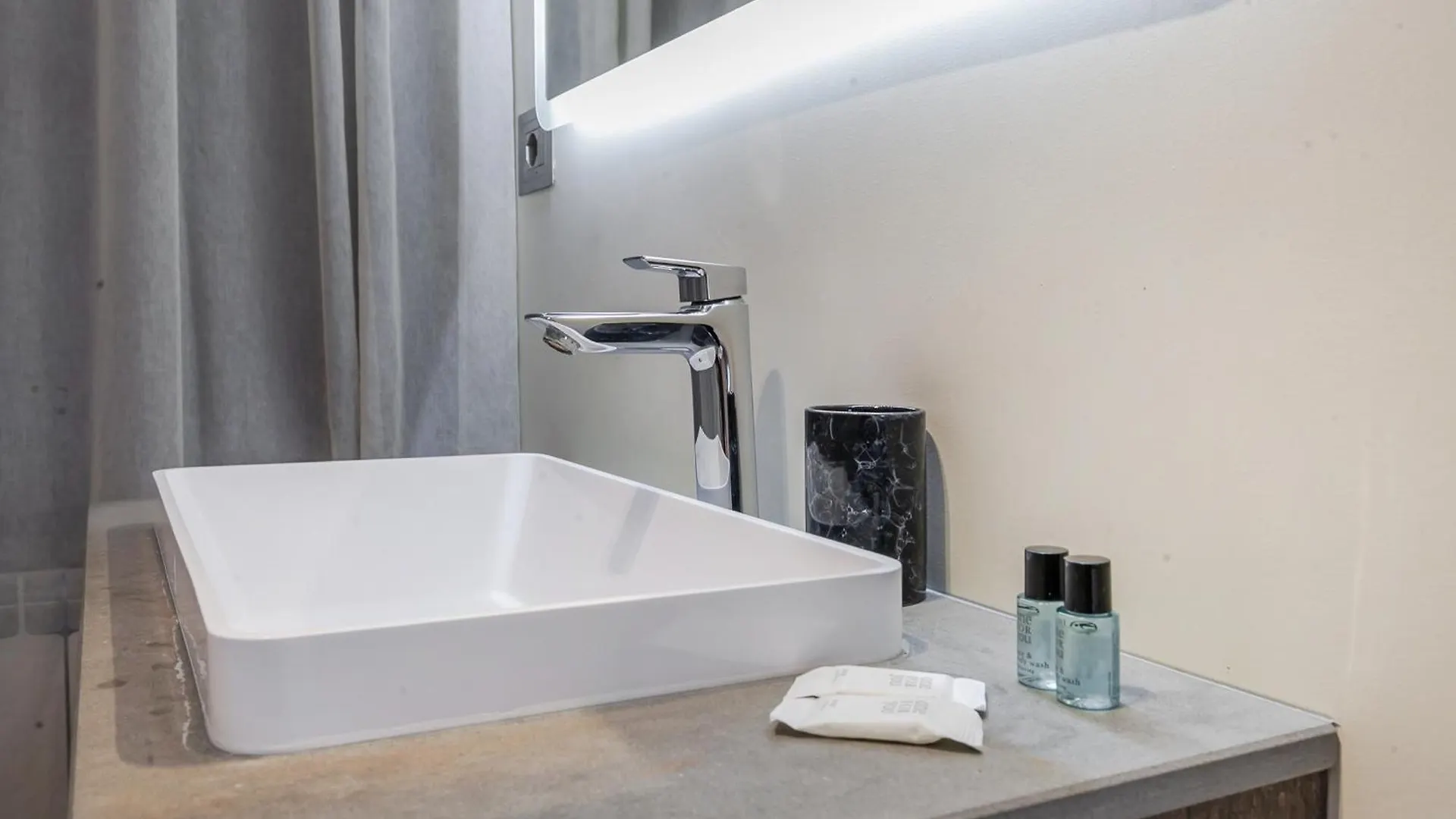 Lägenhet San Babila Luxury Suite - In The Heart Of Fashion Disctrict Milano