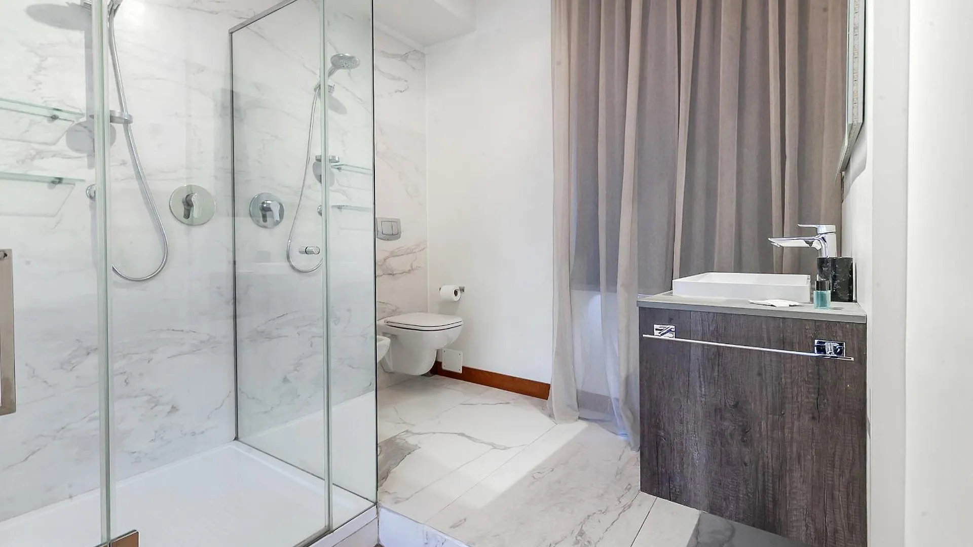 Lägenhet San Babila Luxury Suite - In The Heart Of Fashion Disctrict Milano