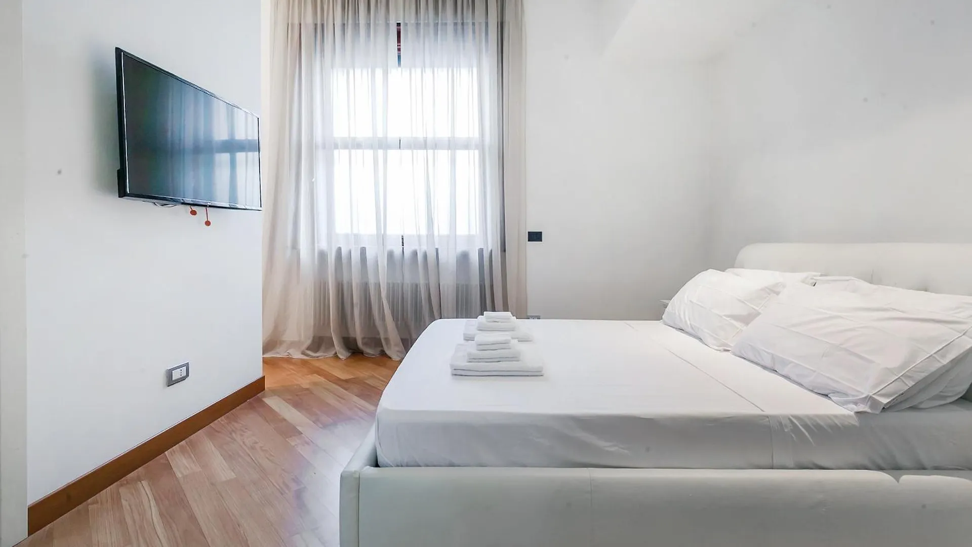 San Babila Luxury Suite - In The Heart Of Fashion Disctrict Milano 0*,