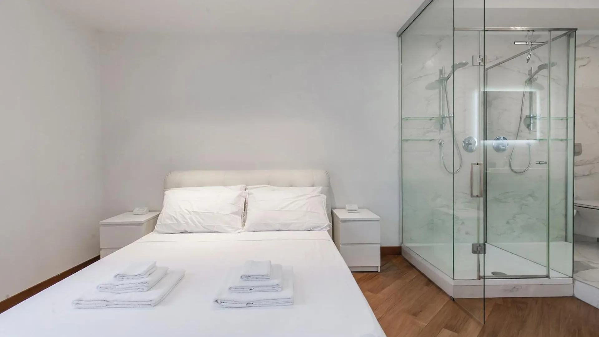 Lägenhet San Babila Luxury Suite - In The Heart Of Fashion Disctrict Milano