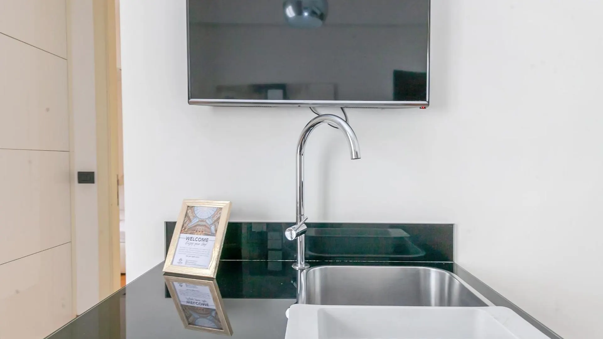 San Babila Luxury Suite - In The Heart Of Fashion Disctrict Milan