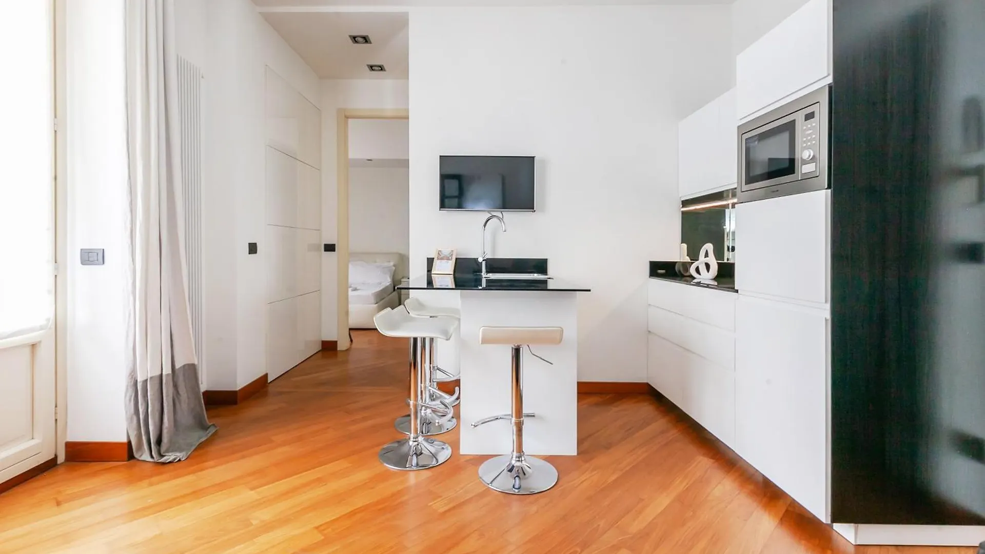San Babila Luxury Suite - In The Heart Of Fashion Disctrict Milan 0*,