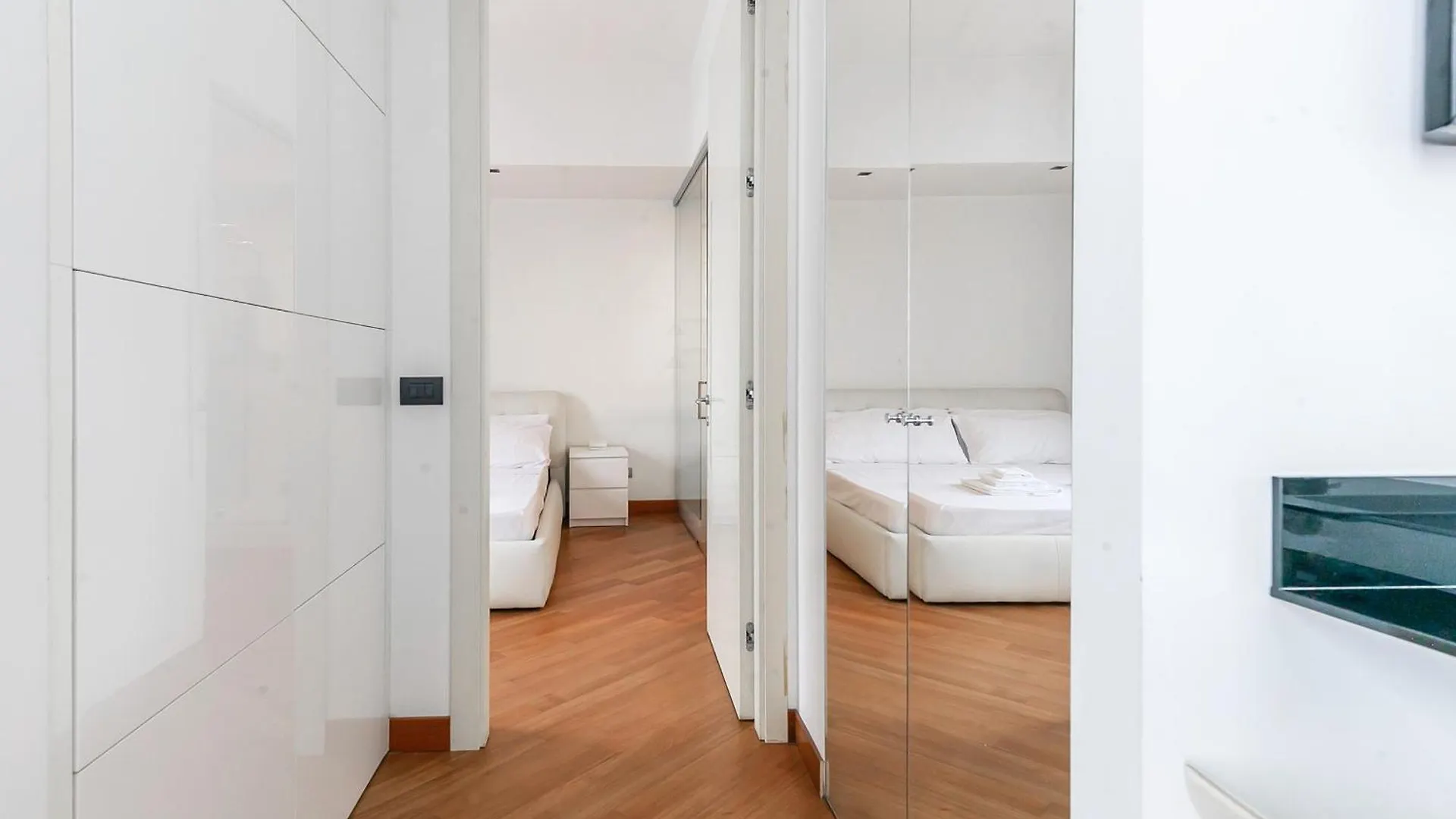San Babila Luxury Suite - In The Heart Of Fashion Disctrict Milan 0*,