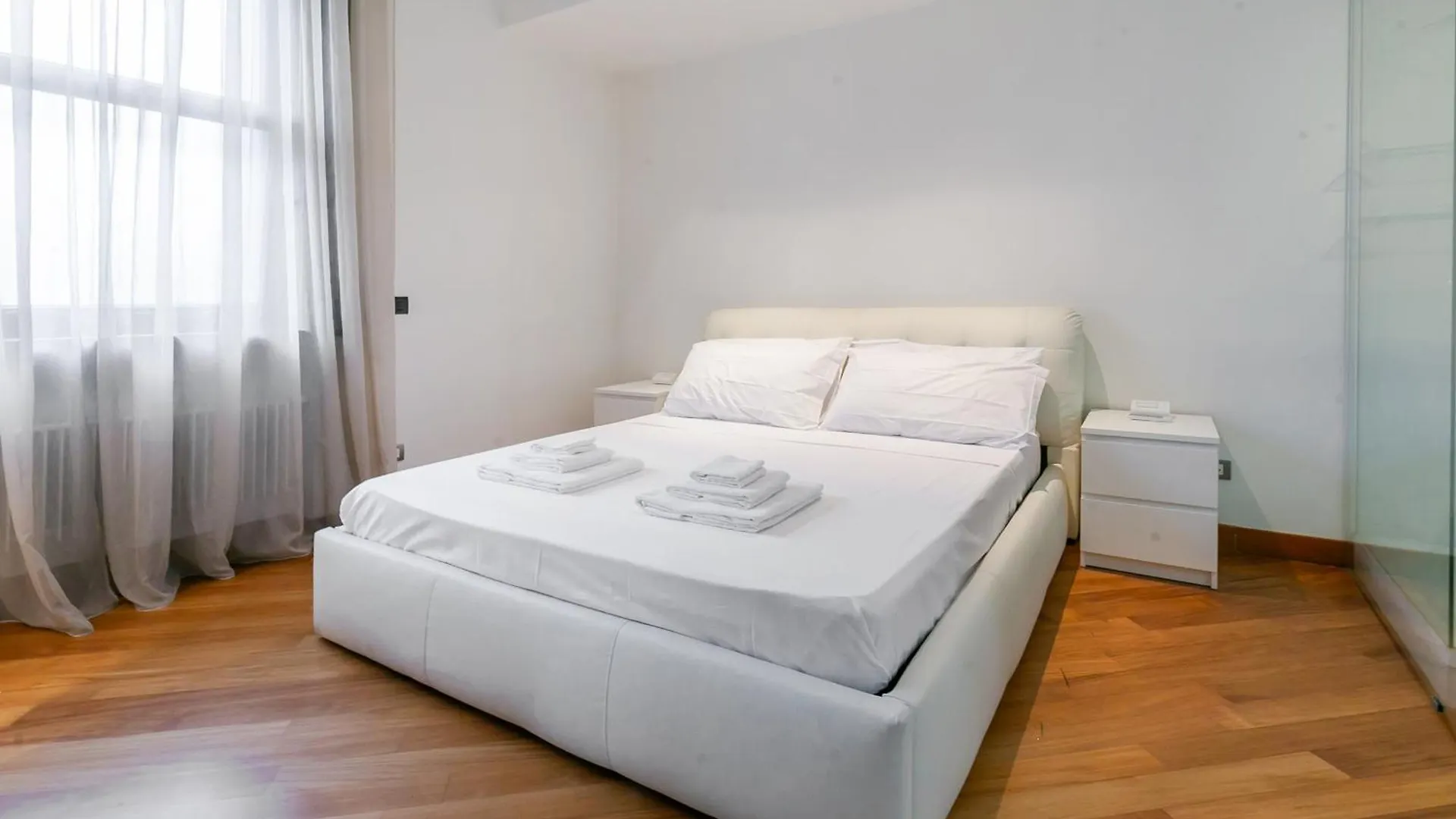San Babila Luxury Suite - In The Heart Of Fashion Disctrict Milan Apartment