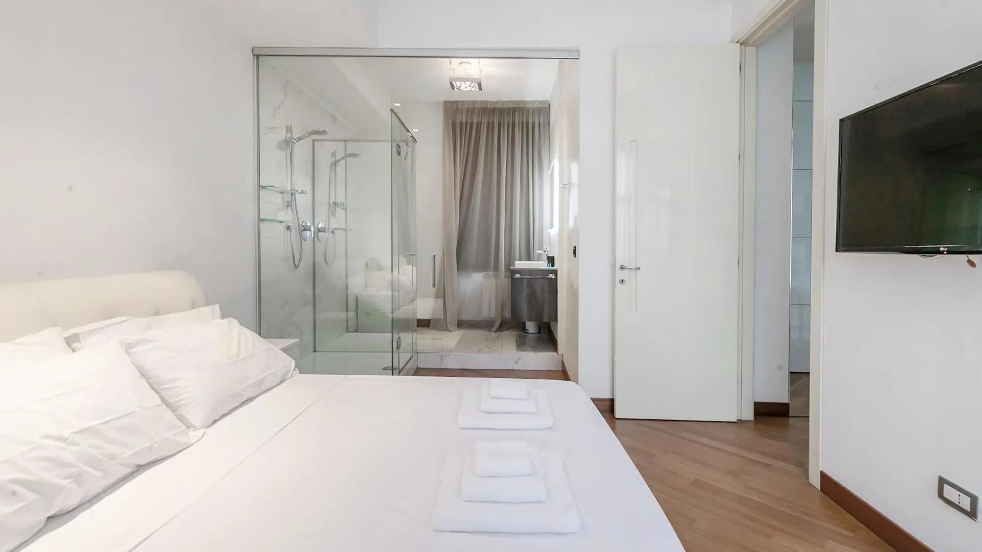Apartment San Babila Luxury Suite - In The Heart Of Fashion Disctrict Milan